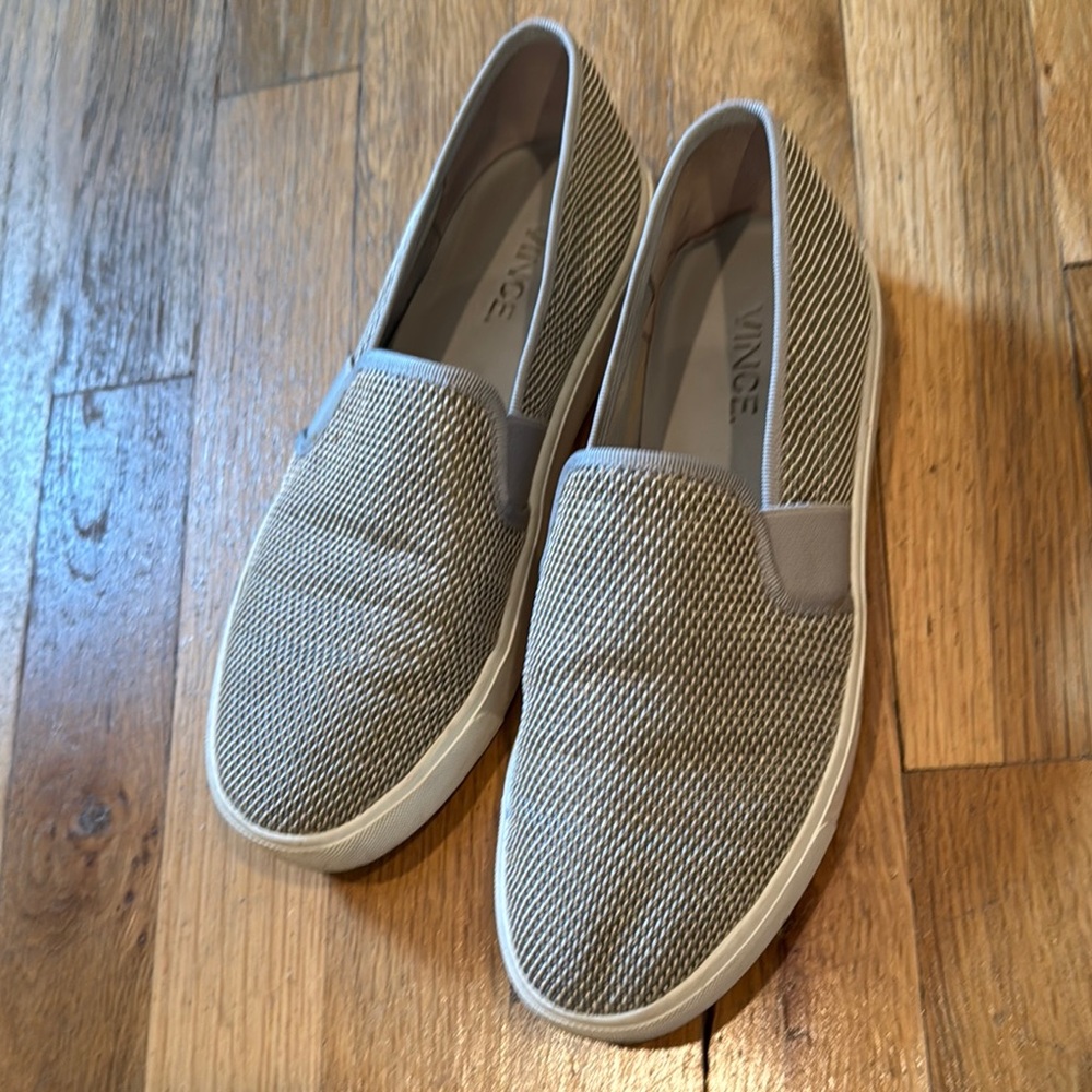 Vince woman’s Tan/gray Slip-On Shoes sz 6.5